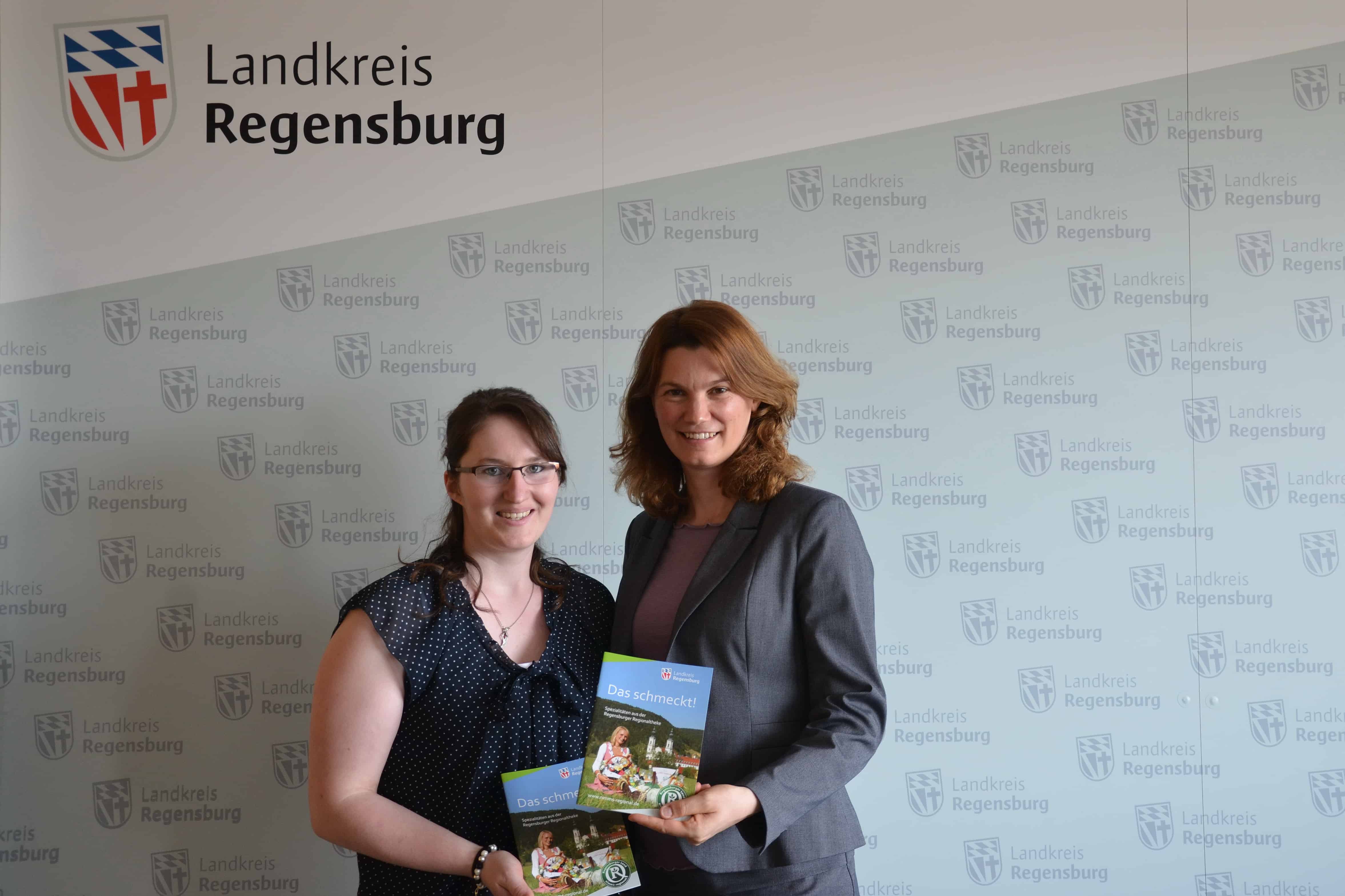 Landrätin Tanja Schweiger heißt neue Projektleiterin willkommen