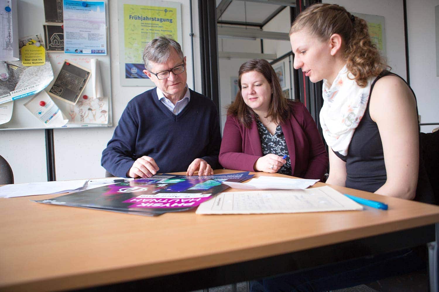 DPG-Tagung: 5.500 Gäste und 4.520 Vorträge in 5 Tagen Wie die Universität Regensburg Europas größte Physikertagung stemmt