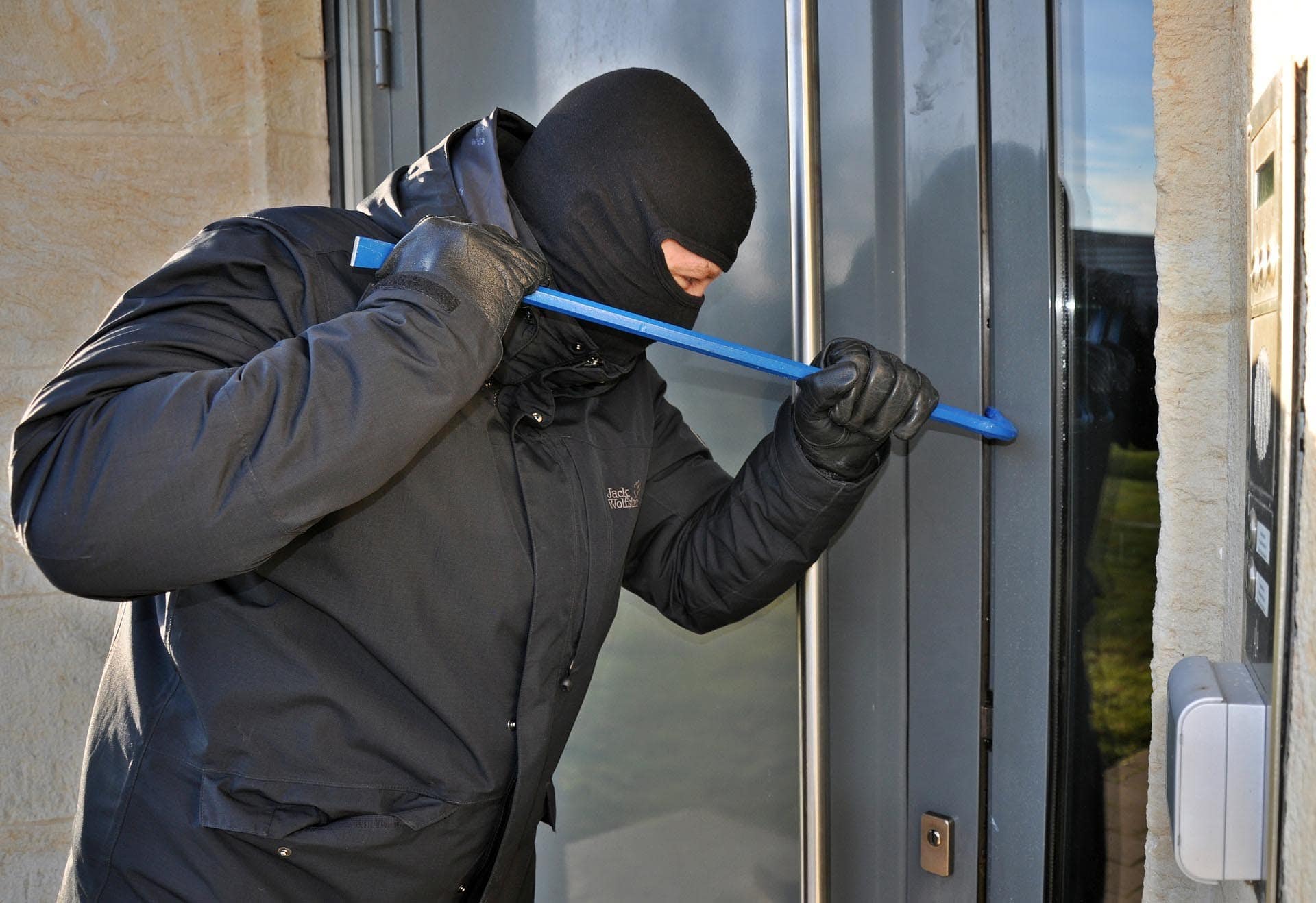 Wohnung, Haus oder Gewerbe… Langfinger schrecken vor nichts zurück Einbruch – es kann jeden von uns treffen!
