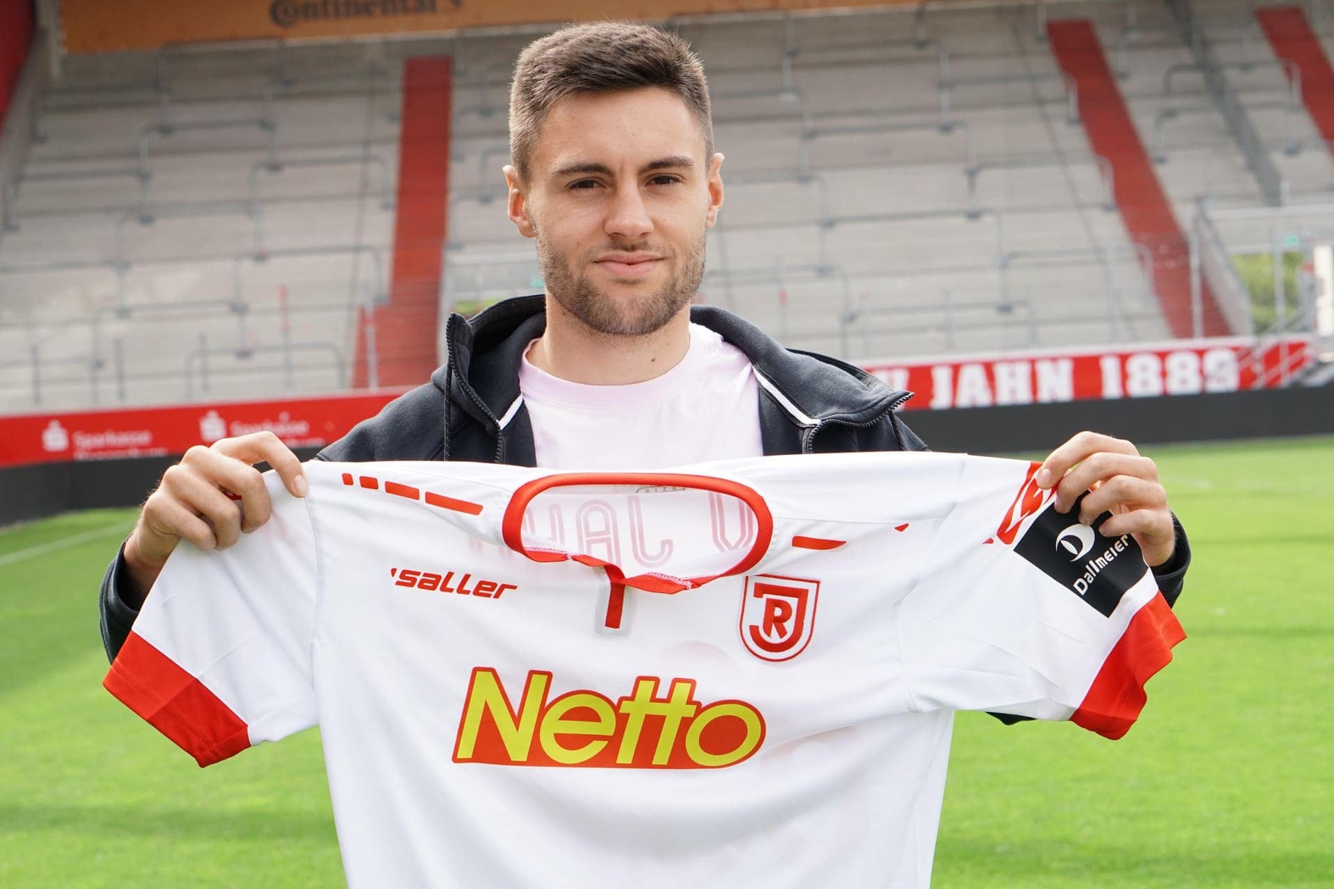 Tom Baack und Erik Wekesser schließen sich dem Zweitligisten an Zwei Neue für den SSV Jahn