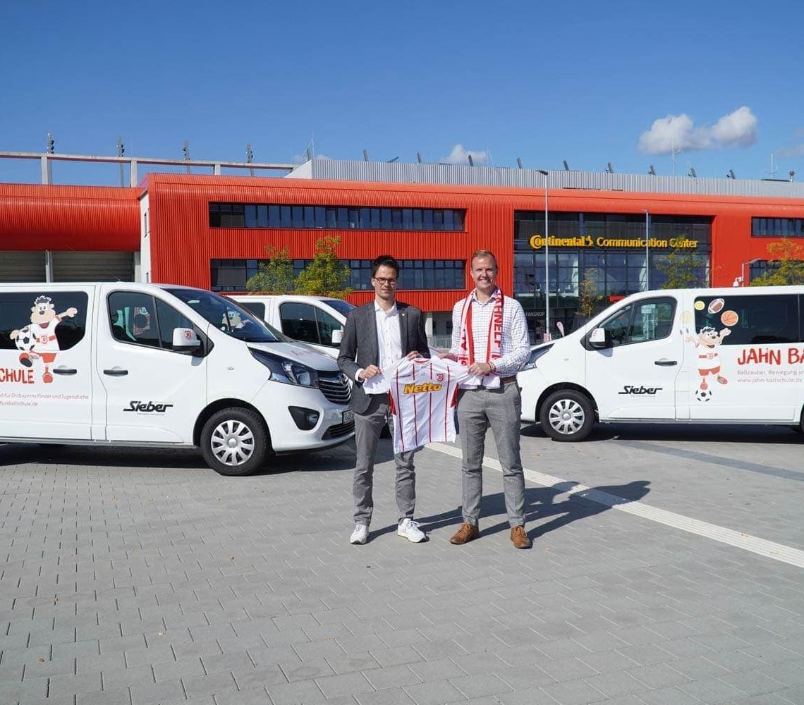 SSV Jahn Regensburg: Sieber Automobile GmbH & Co. KG wird neuer Klassik Partner Neue Kleinbusse für die Jahn-Jugend