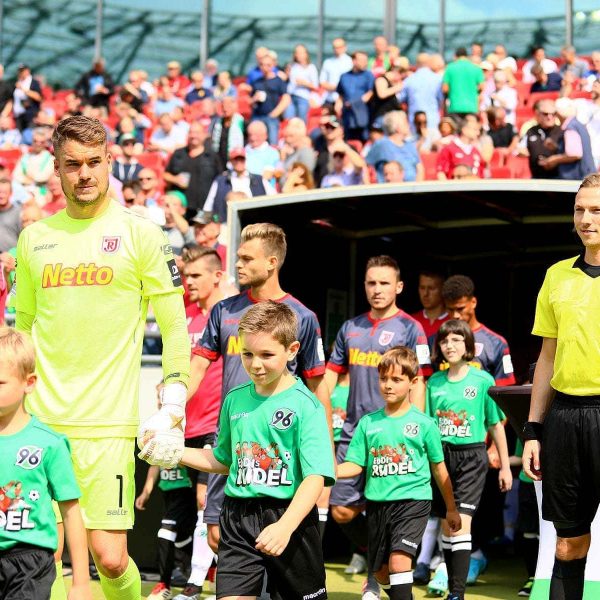 Am Samstag um 13 Uhr empfängt der SSV Jahn Regensburg den Traditionsclub VfB Stuttgart. „Für solche Spiele lebt ein Fußballer“