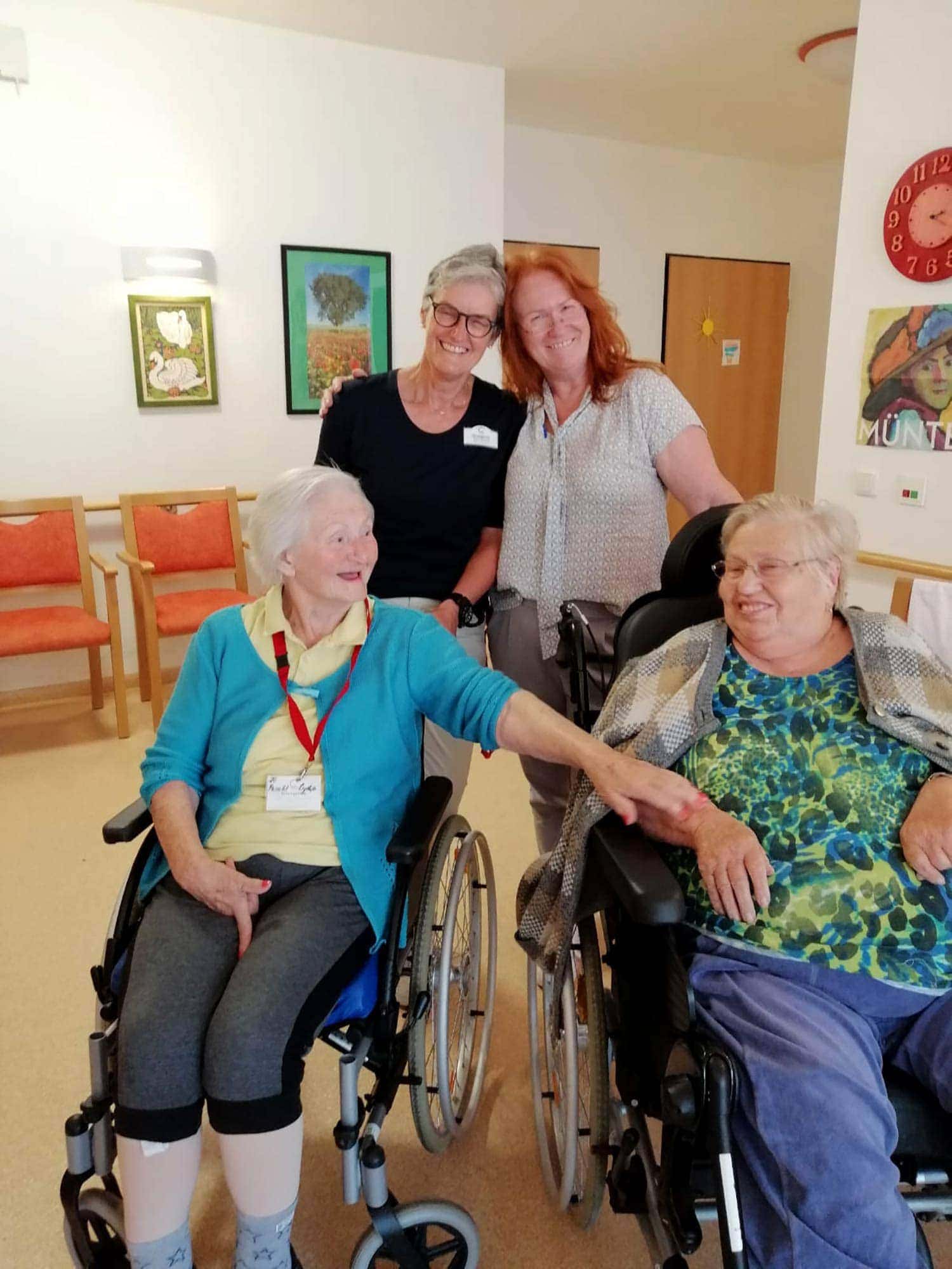 Fleißige Betreuungsassistentinnen im Seniorenwohnheim Rosengarten in Regensburg Sie leisten wertvolle Arbeit