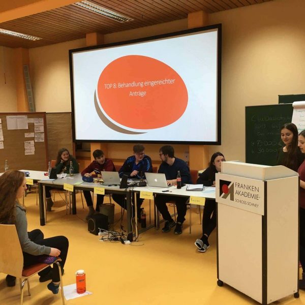 Blizz Lerserreporter: Clubassistenten-Ausbildung in Schney Neue Clubassistenten für die Sportjugend