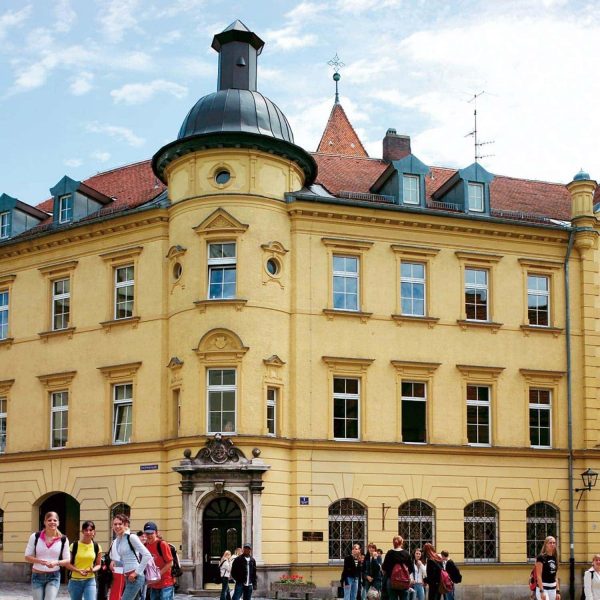 85 Jahre Private Schulen Breitschaft in Regensburg ... und kein bisschen alt