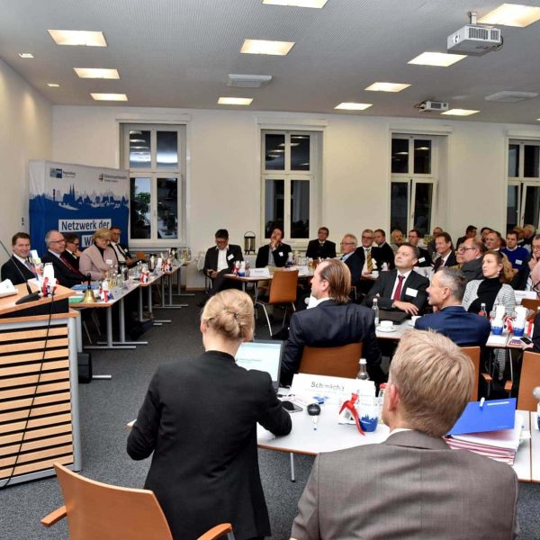 Ostbayerns Wirtschaft tritt für Klimaschutz ein IHK-Vollversammlung für marktwirtschaftliche CO2-Bepreisung