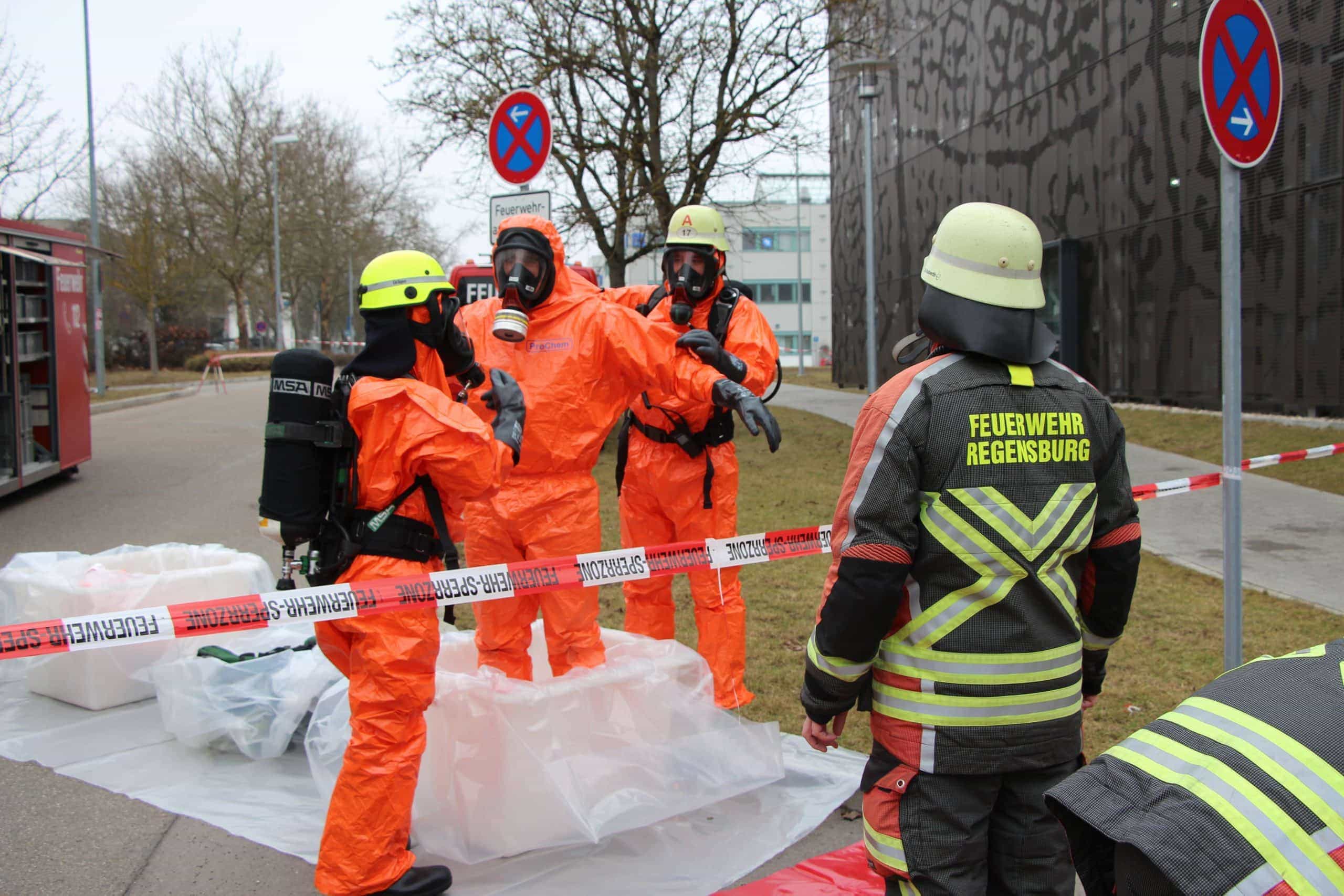 Bildergalerie: Silounfall und Gefahrstoffalarm in Regensburg Fotos der Rettungsaktion