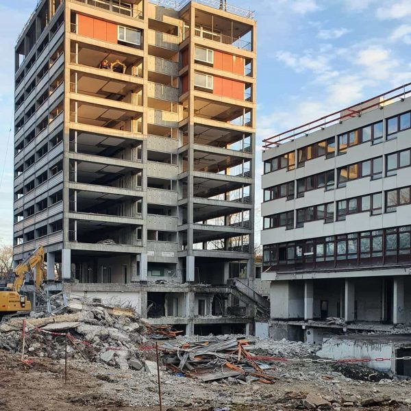 Dialogforum und Pläne zur Umgestaltung des Bahnhofsareals Wirsingturm: Sprengung am Kepler-Areal