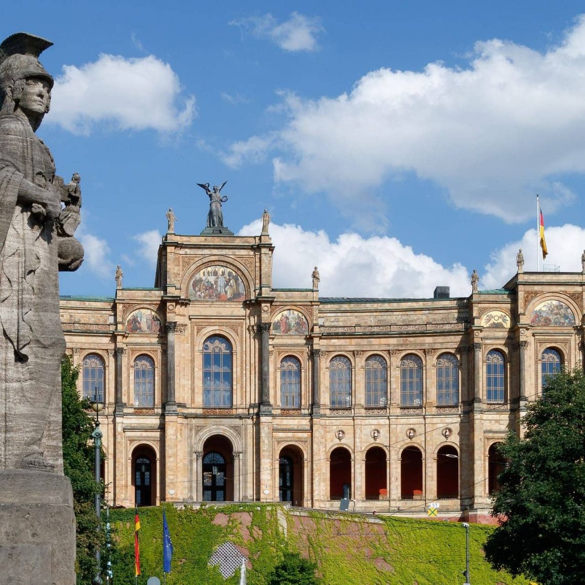 Fahrt in den Bayerischen Landtag MdL Kerstin Radler nimmt Regensburger/innen mit in eine Plenarsitzung