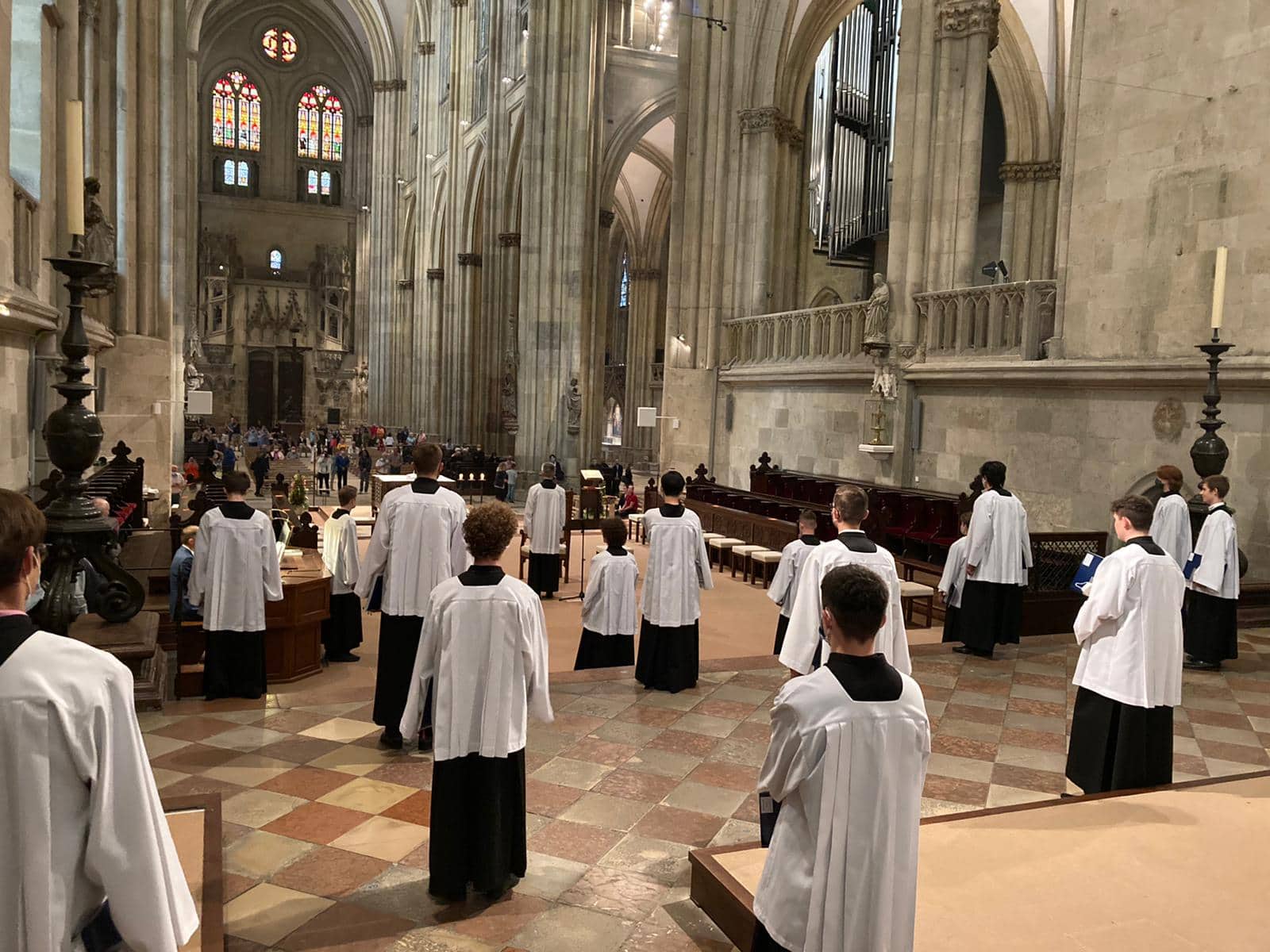 Regensburger Domspatzen Kehrten Unter Applaus In Den Dom Zuruck Blizz Regensburg